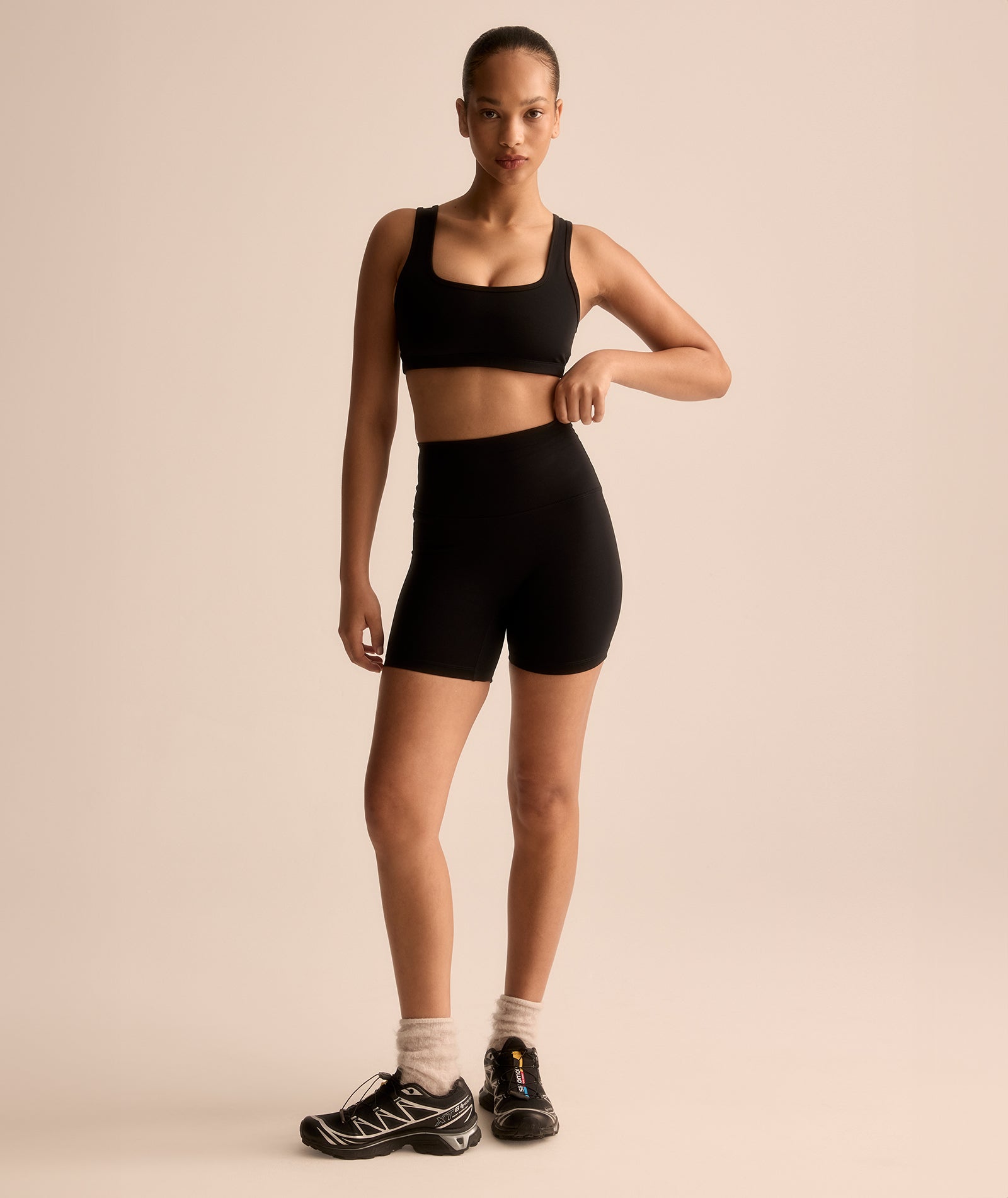 CROPPED AND SHORTS - BLACK